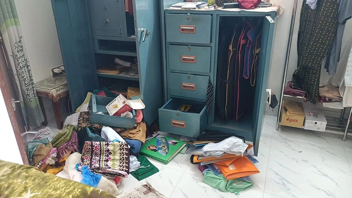 আইনজীবীর বাড়িতে ডাকাতি, ২২ লাখ টাকার মালামাল লুট
