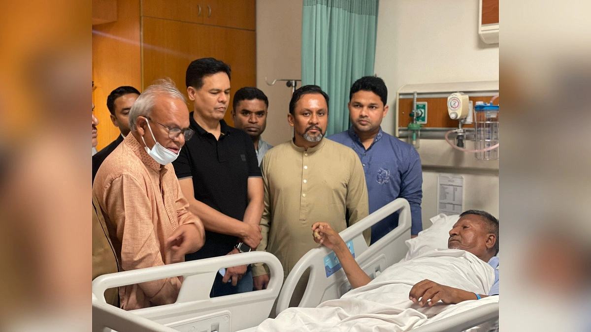 সড়ক দুর্ঘটনায় আহত প্রতিমন্ত্রীকে দেখতে হাসপাতালে রিজভী