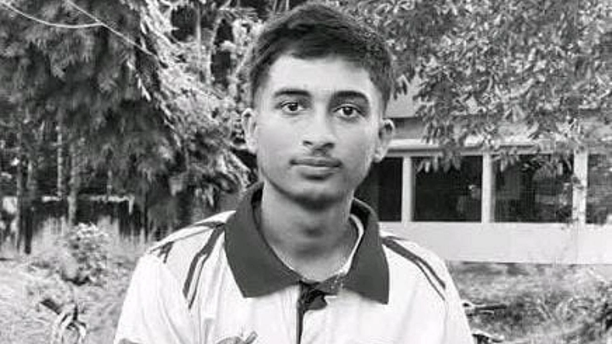 ডোবায় মাছ ধরতে গিয়ে বিদ্যুতায়িত হয়ে স্কুলছাত্রের মৃত্যু