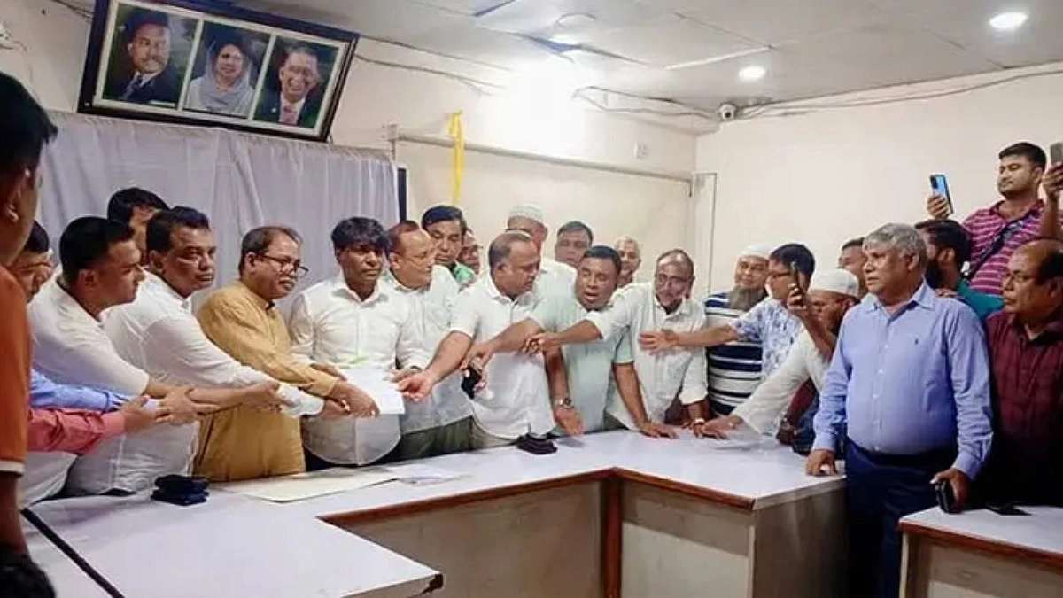 উপ-নির্বাচনে মনোনয়নপত্র জমা দিলেন তিন নেতা