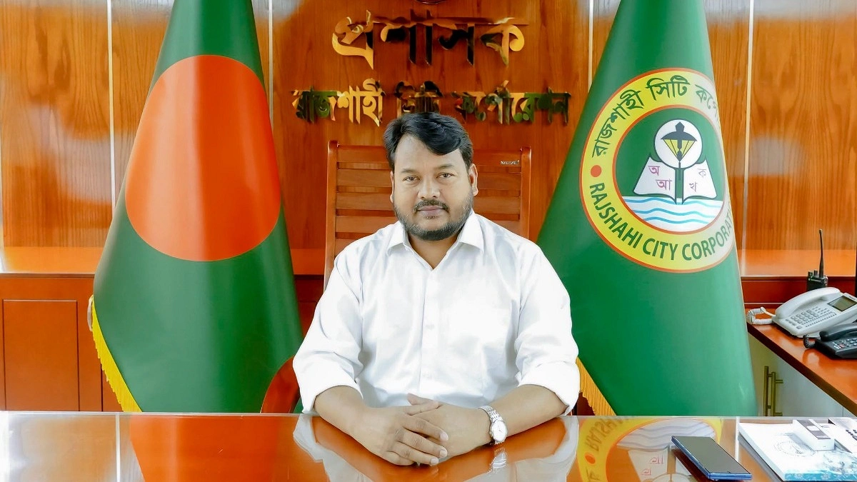 যতদিন পানিবন্দী থাকবে, ততদিন বন্যার্তদের পাশে থাকব: রাসিক প্রশাসক