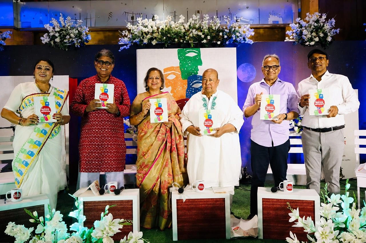 সম্প্রতি এক টিভি অনুষ্ঠানে অন্যান্যদের সঙ্গে কথাসাহিত্যিক ইমদাদুল হক মিলন