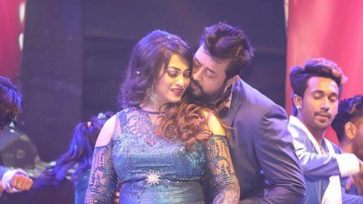 পপির পাশে দাঁড়ালেন ওমর সানী