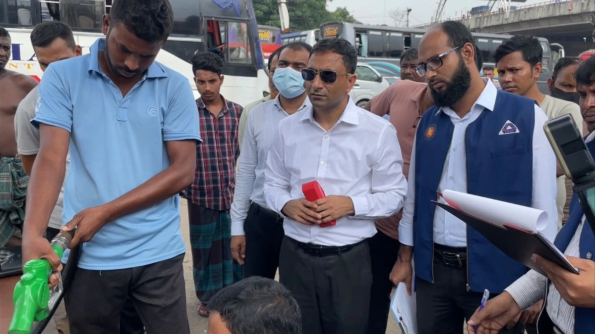 ১০ লিটার জ্বালানি তেলে ৫৩০ মিলিলিটার কম, পৌর ফিলিং স্টেশনের সব ইউনিট বন্ধ