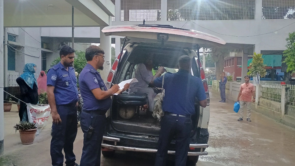 ধামরাইয়ে সিএনজি-পিকআপের সংঘর্ষে ৩ জনের মৃত্যু