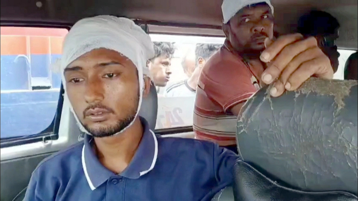 নড়াইলে আধিপত্য বিস্তার নিয়ে সংঘর্ষ, ৫ জন গুলিবিদ্ধসহ আহত ৮