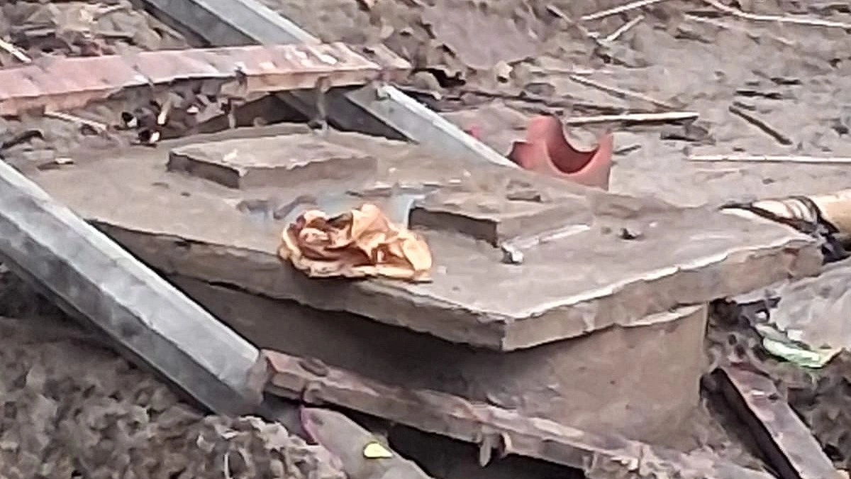 জমি নিয়ে বিরোধে অসহায় পরিবারের ঘর-বাড়ি ভাঙচুর, আহত ৩