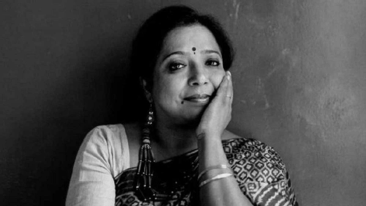 আজ শুধু আঁখিজলে পিছনে চাওয়া
