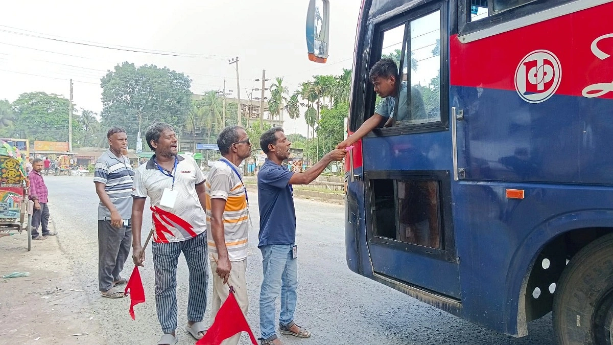 প্রশাসন আটকে দিলেও ফরিদপুরে সড়কে চলছে চাঁদাবাজি