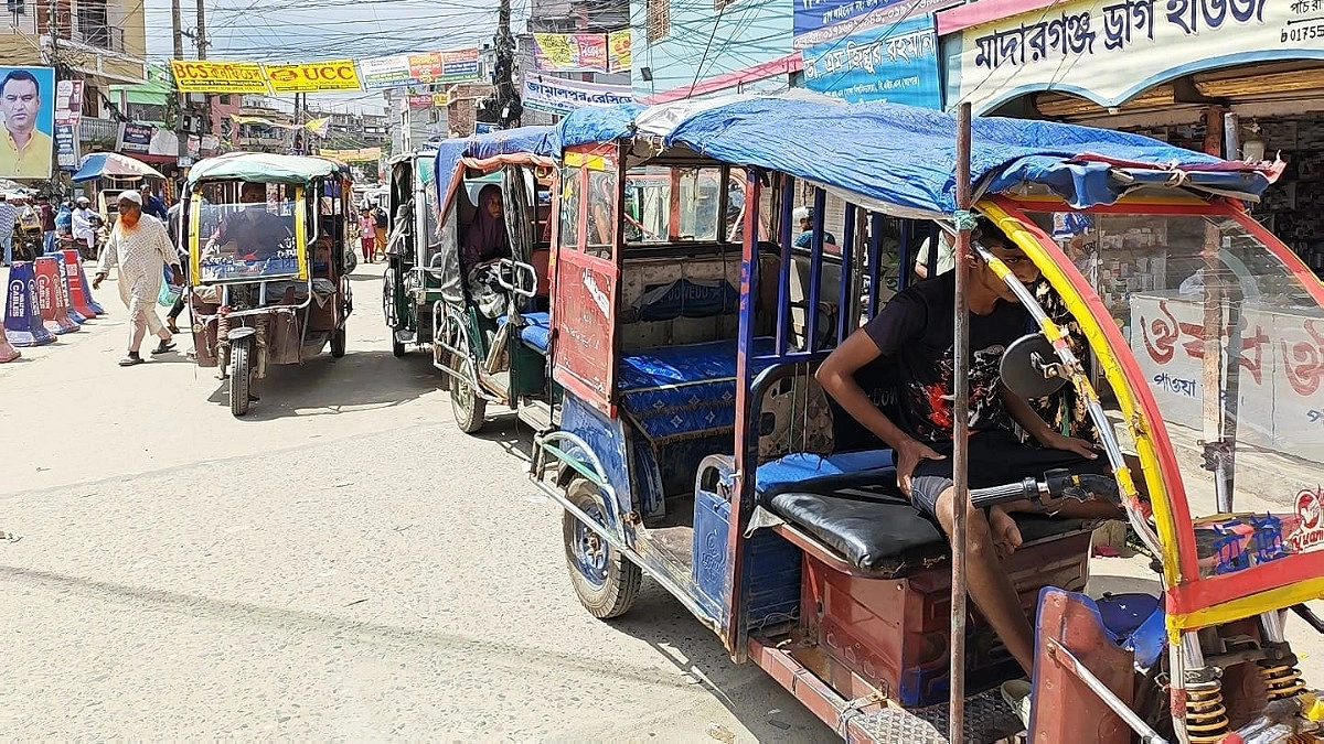 ১২ হাজার অটোর চার্জিংয়ে বিদ্যুতের বাড়তি চাপ
