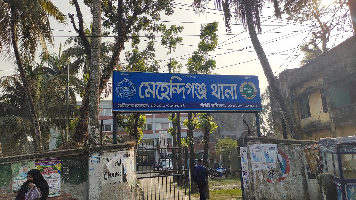 পুলিশের ওপর হামলা চালিয়ে আসামি ছিনতাই, রাতেই গ্রেপ্তার