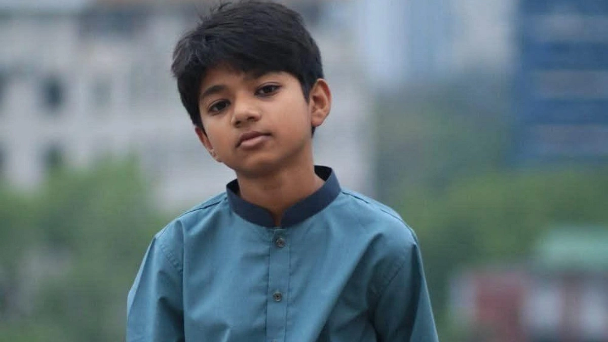 মায়ের আইফোন নিয়ে বন্ধুদের সঙ্গে ছবি তুলতে গিয়েছিল, এখনো ফেরেনি অপ্রতিম
