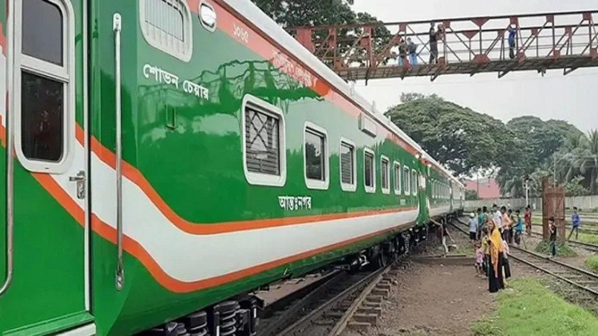 কুড়িগ্রাম এক্সপ্রেসে নারী যাত্রীকে ধর্ষণ, ট্রেন থামতেই ক্যান্টিন বয় গ্রেপ্তার