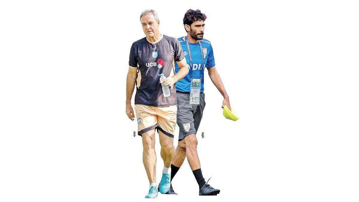 খালিদ বিশ্বাস জুগিয়েছেন ডুলি কেড়েছেন