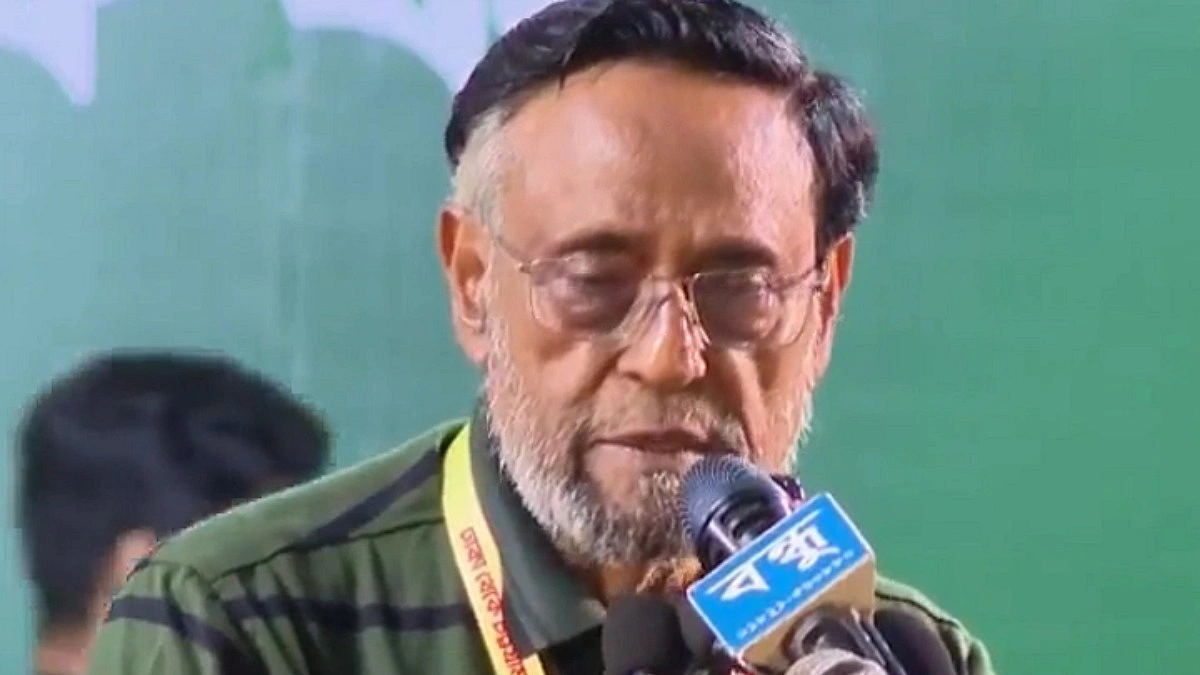 আপনার পাশে অনেক চাটুকার তারা আপনাকে ধ্বংস করবে