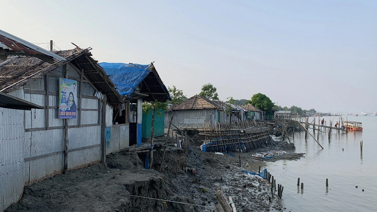 নদীগর্ভে বিলীনের পথে সাত দশকের বাণীশান্তা যৌনপল্লী