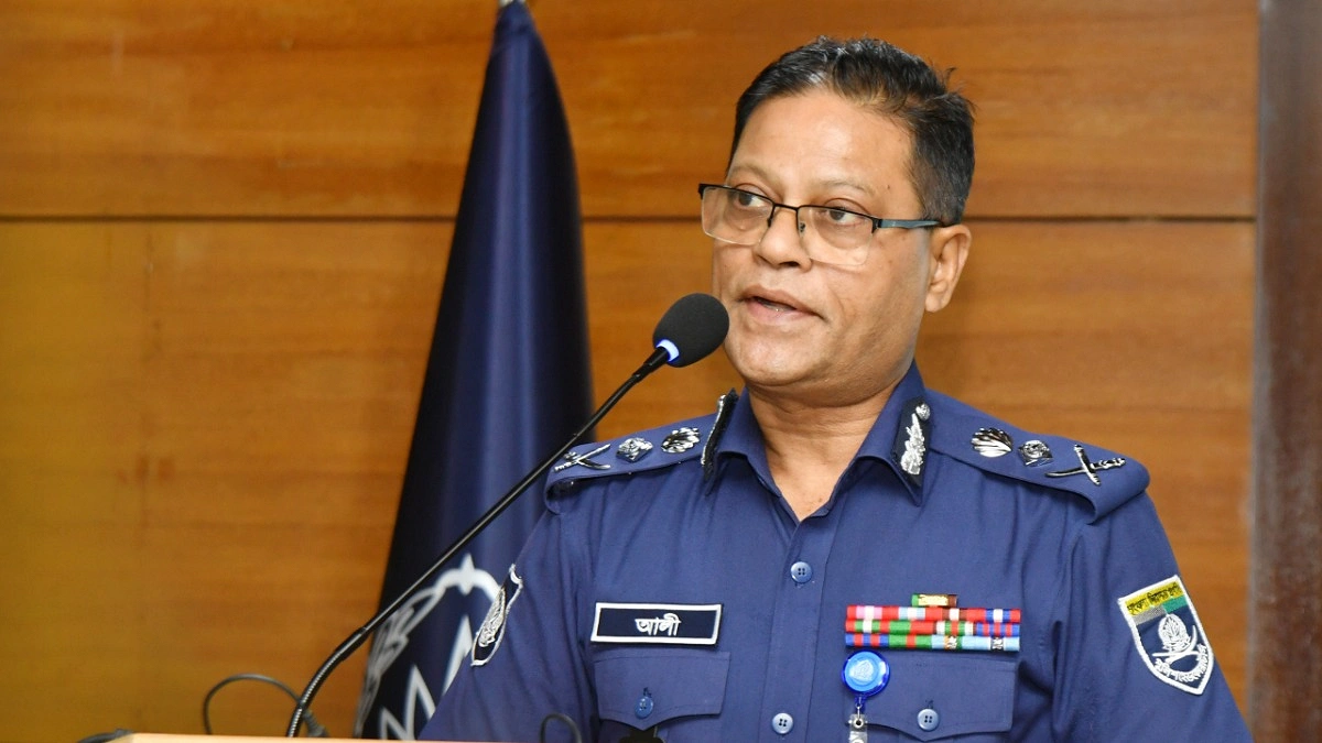 সাইবার অপরাধ মোকাবিলায় পুলিশের সক্ষমতা বাড়ানোর ওপর জোর আইজিপির