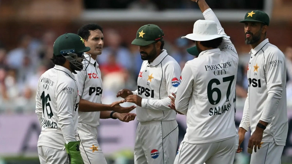 ক্রিকেটারদের ফোন জব্দ করেছে পিসিবি!