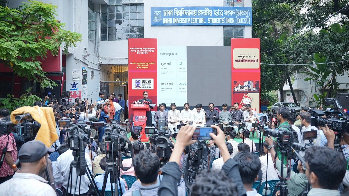 ১ বছরের কাজের ফিরিস্তি তুলে ধরলেন ডাকসু নেতারা
