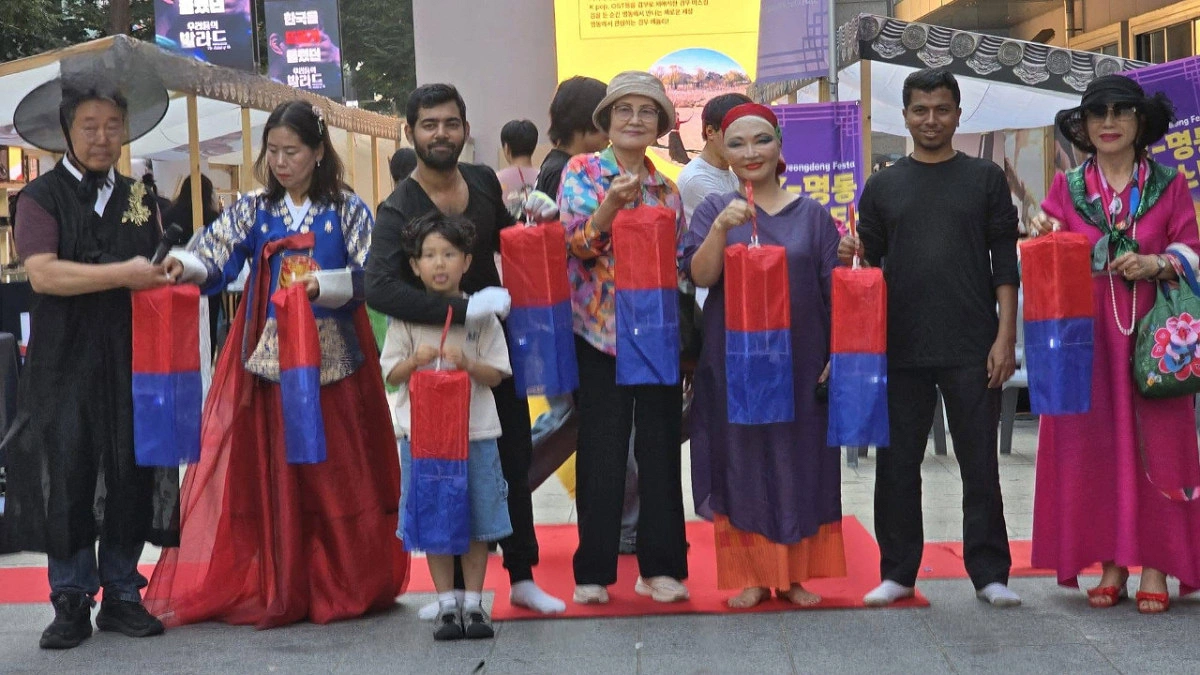 সিউলে কে-মিয়ংদং ফেস্টায় প্রশংসিত দুই বাংলাদেশি শিল্পী