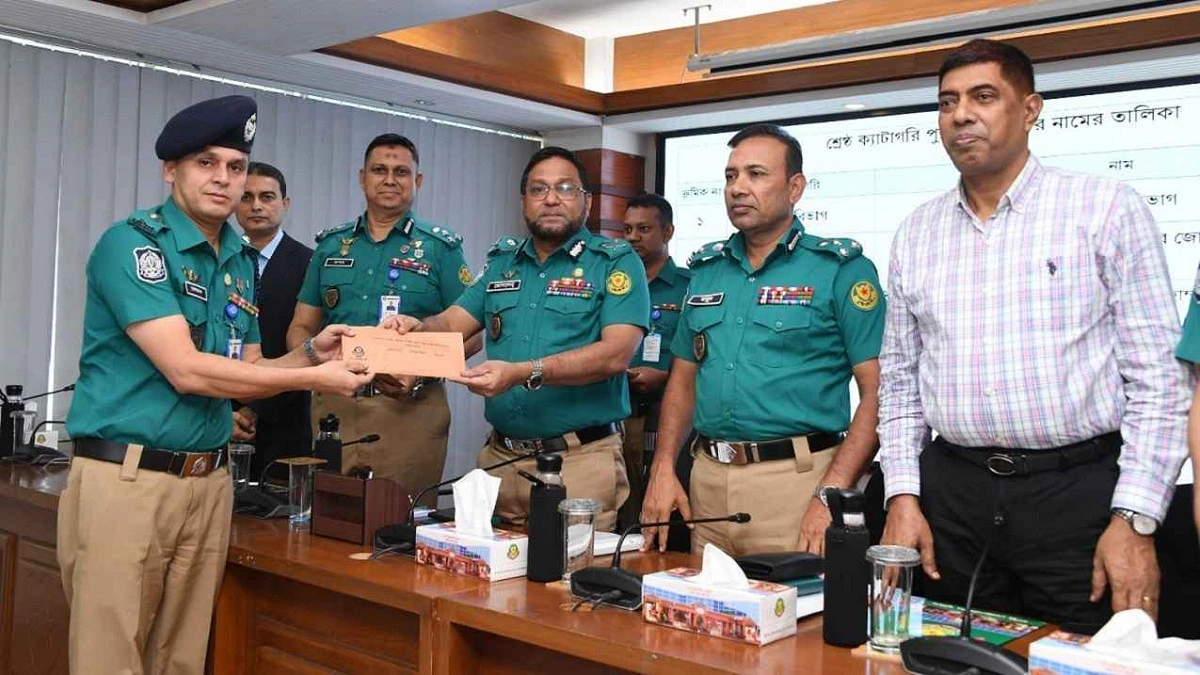 ঢাকার প্রবেশপথে ব্লকচেক জোরদারের নির্দেশ