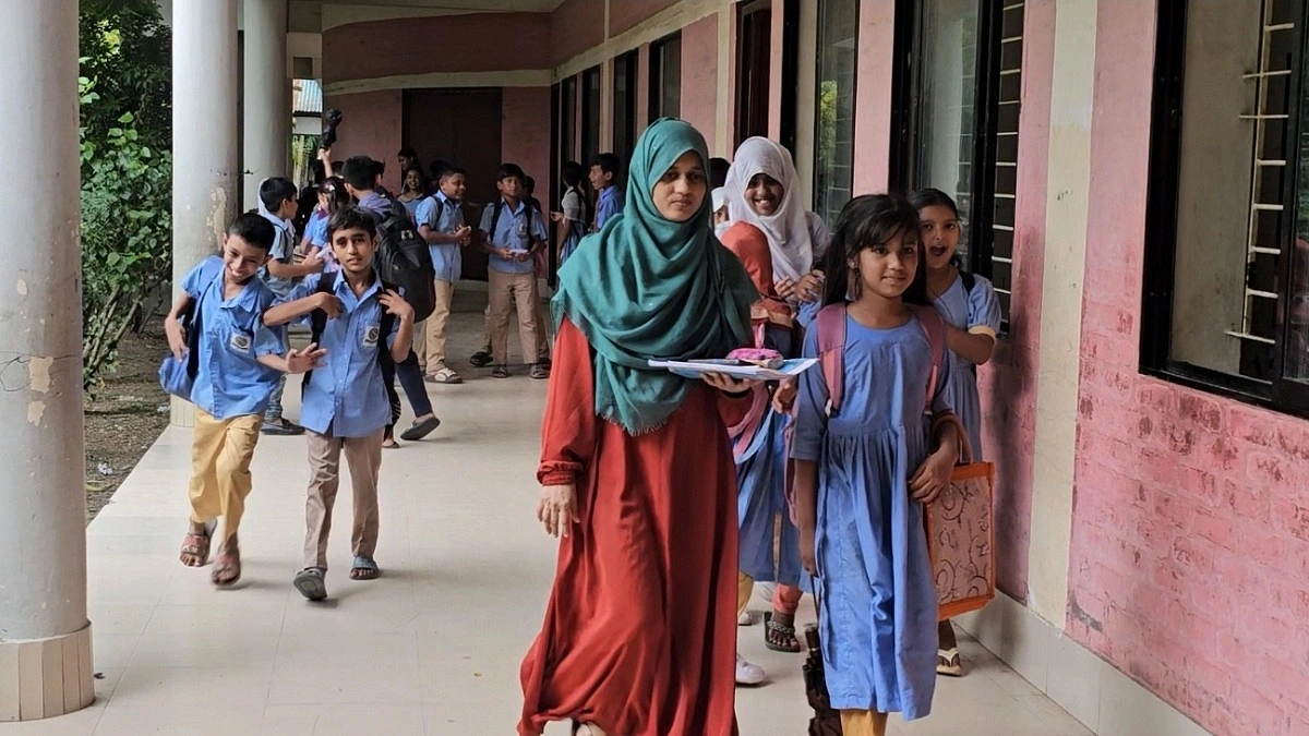 দুই বছর বেতন পান না পদ্মা সেতু পুনর্বাসনের চার স্কুলের শিক্ষকরা