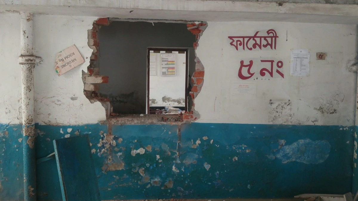 স্বাস্থ্যকেন্দ্র ভাংচুর: গ্রেপ্তার ৪, পুলিশের গাফিলতিও তদন্তে