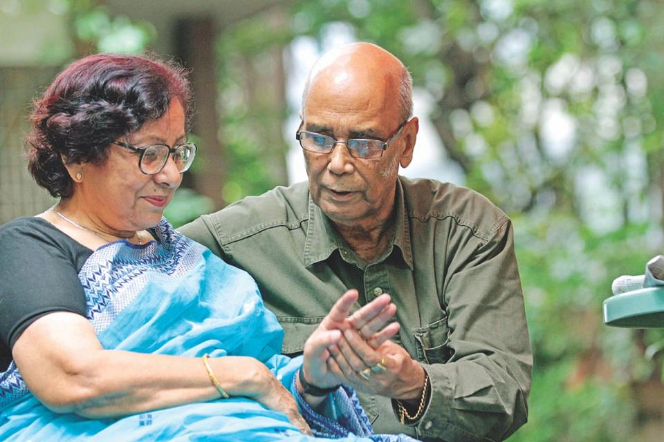 স্ত্রী আনোয়ারা হকের সঙ্গে সৈয়দ শামসুল হক