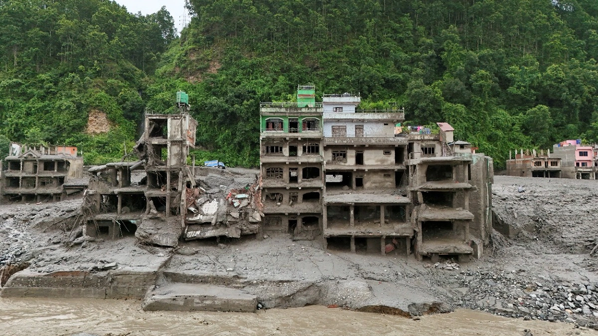 নেপাল-চীনে বন্যায় মৃতের সংখ্যা হাজার ছাড়াল