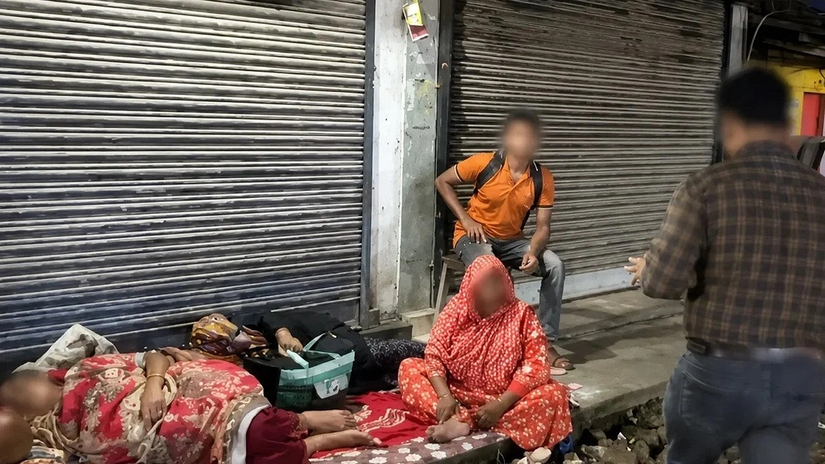 হোটেল সংকটে কলকাতার ফুটপাতে ঘুমাতে হচ্ছে বাংলাদেশিদের