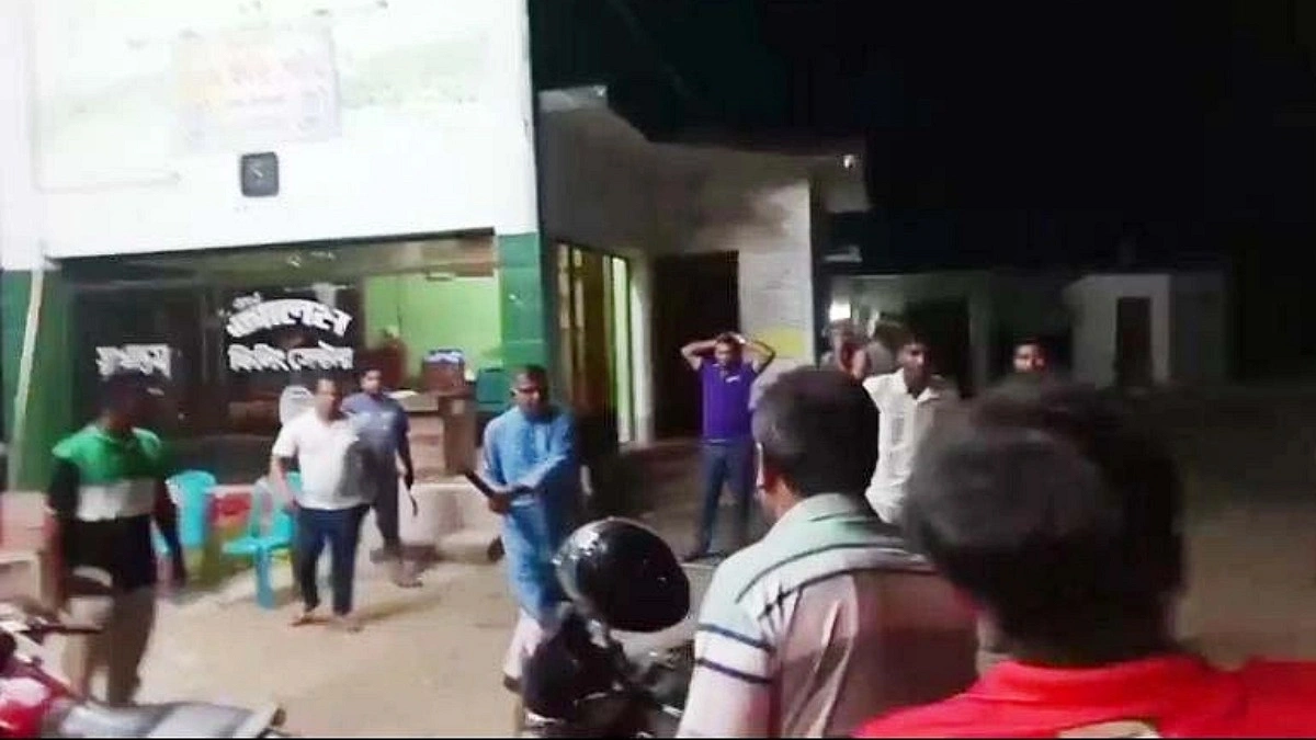 দাম বাড়তেই ফিলিং স্টেশনে ভিড়, পাম্প মালিক-গ্রাহক হাতাহাতি