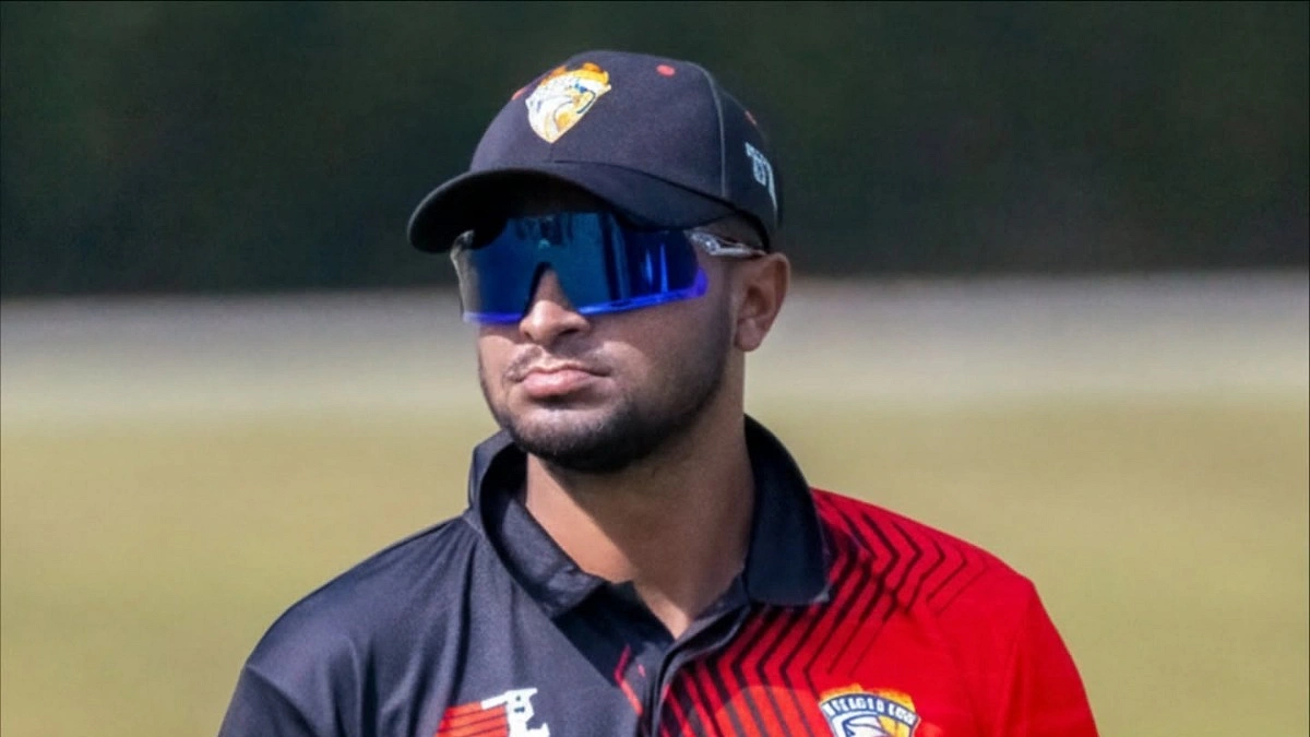 টানা তিন ছক্কার পর বল হাতেও দুর্দান্ত সাকিব