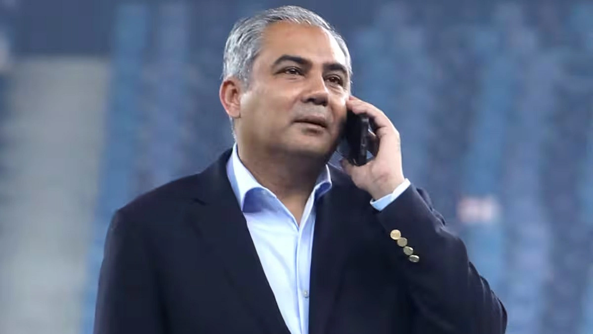 ট্রফি ফেরত চায় ভারত, লুকিয়ে রেখেছেন নাকভি!