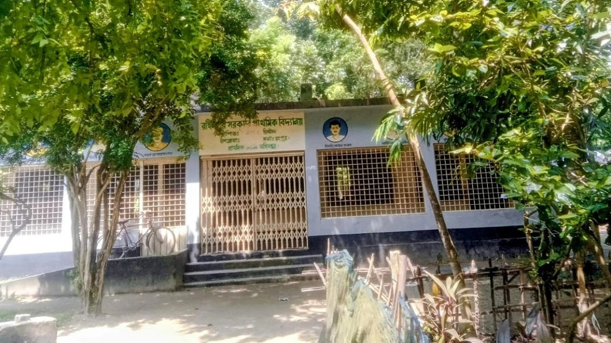 স্ত্রী ভারপ্রাপ্ত প্রধান শিক্ষিকা, স্বামী সভাপতি- ম্যানেজিং কমিটি নিয়ে বিতর্ক
