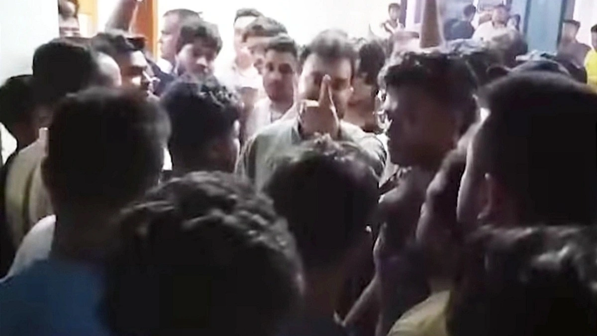 থানার ইট খুলে নেওয়ার হুঁশিয়ারি এনসিপি নেতার