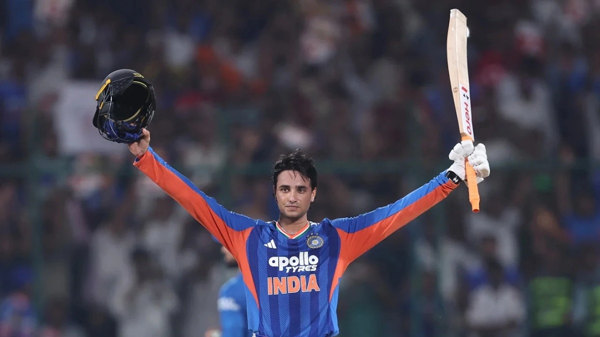৩০ বলের সেঞ্চুরিতে অভিষেকের রেকর্ড