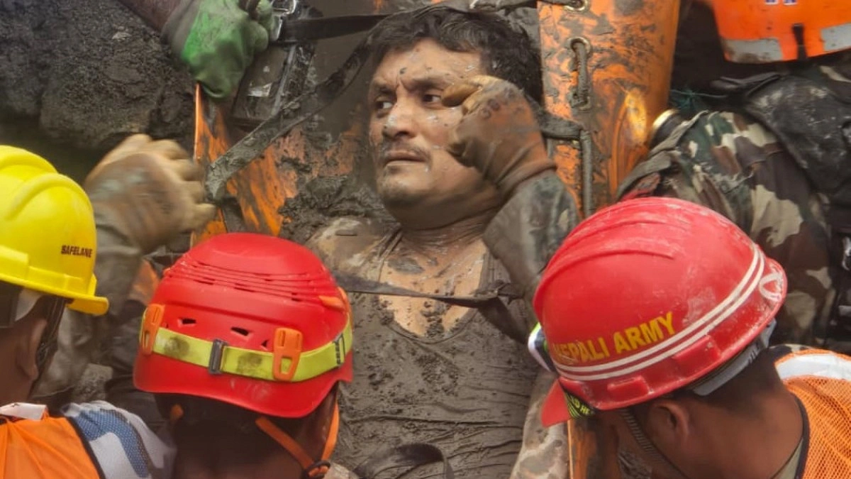 আনন্দে ভাসছে নেপালের সুড়ঙ্গ থেকে উদ্ধার শ্রমিকের পরিবার