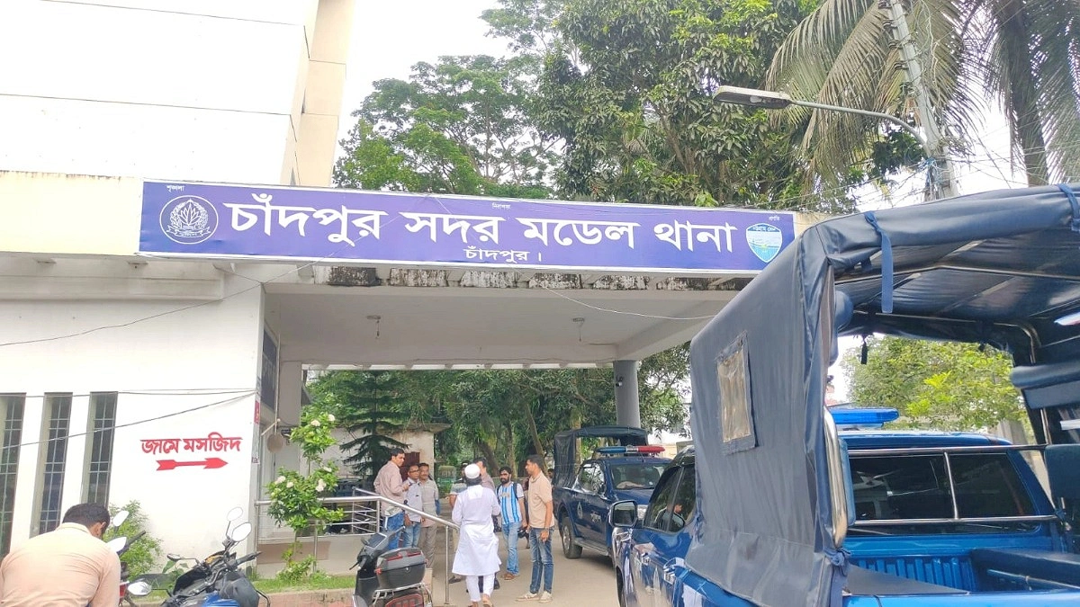 ‘হানিট্র্যাপে’ ফেলে টাকা আদায়ের অভিযোগ, ৪ নারী আটক