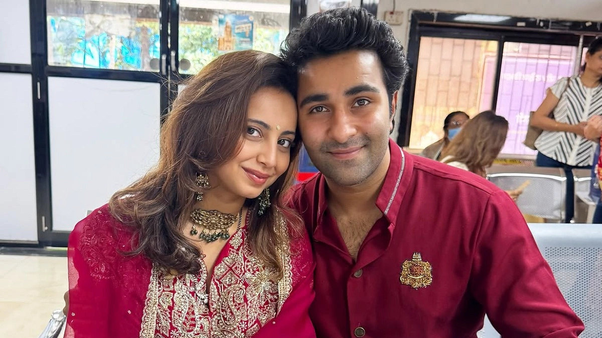 বিয়ের দেড় বছর পর রেজিস্ট্রি করলেন আদার-আলেখা, কারণ কী?