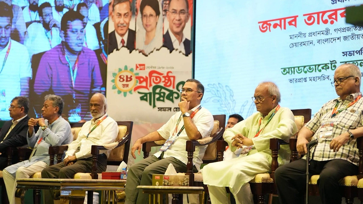 দেখতে হবে গুপ্তদের মধ্যে স্বৈরাচার লুকিয়ে আছে কিনা