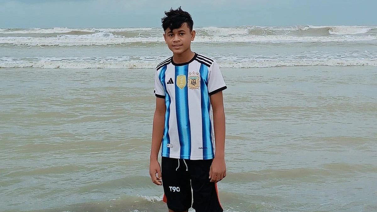 কক্সবাজার সৈকতে গোসলে নেমে নিখোঁজ রোহিঙ্গা কিশোর