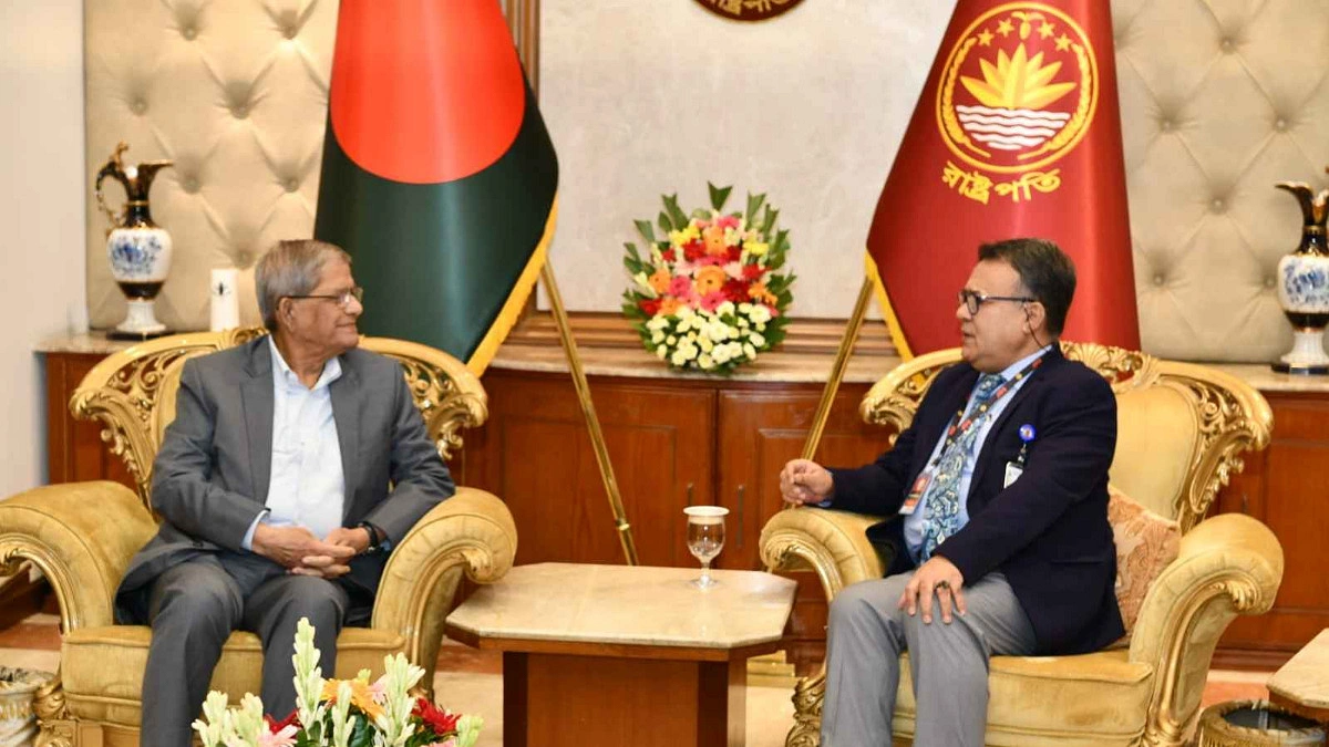রাষ্ট্রপতির সঙ্গে সাক্ষাৎ জাতীয় বিশ্ববিদ্যালয় ভিসির