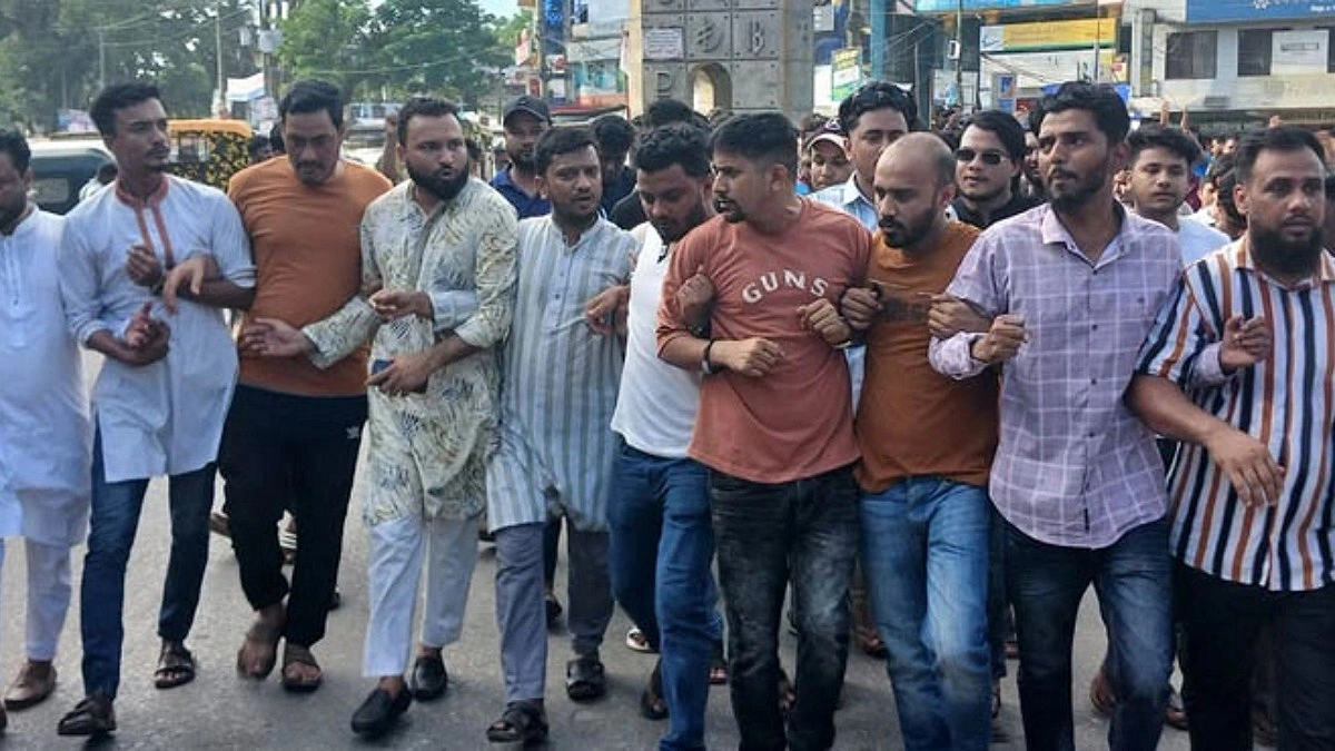 বাসায় গিয়ে ছাত্রদল নেতাকে ‘পেটালেন’ ছাত্রলীগ নেতা, গ্রেপ্তারে আলটিমেটাম