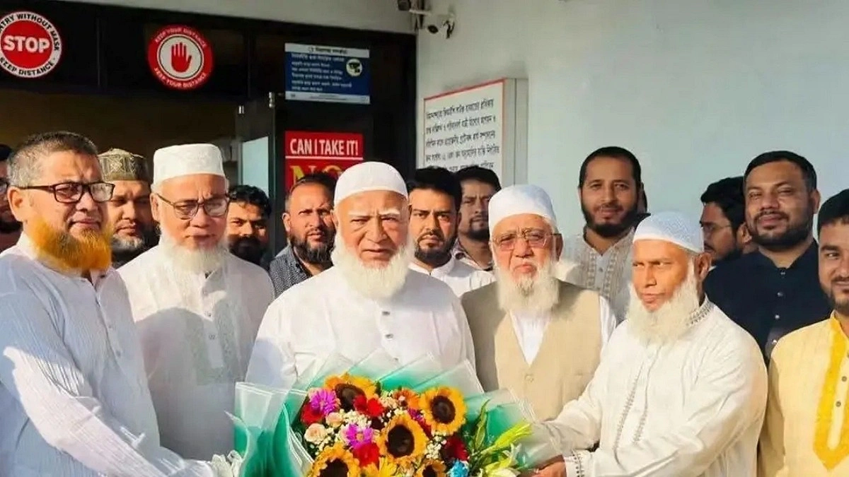 প্রধানমন্ত্রীর আগে বিরোধীদলীয় নেতা চট্টগ্রামে