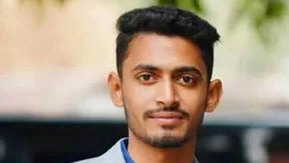 মোবাইল কিনে বাড়ি ফেরার পথে ট্রাকচাপায় এক বন্ধু নিহত, আহত আরেকজন