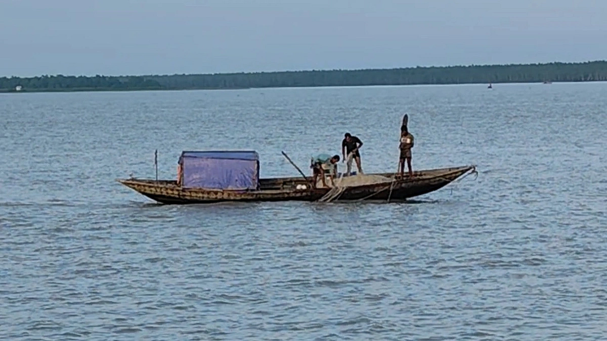 দশমিনায় মৎস্য কর্মকর্তা-সহকারী পদ শূন্য, মা ইলিশ রক্ষার অভিযান নিয়ে শঙ্কা