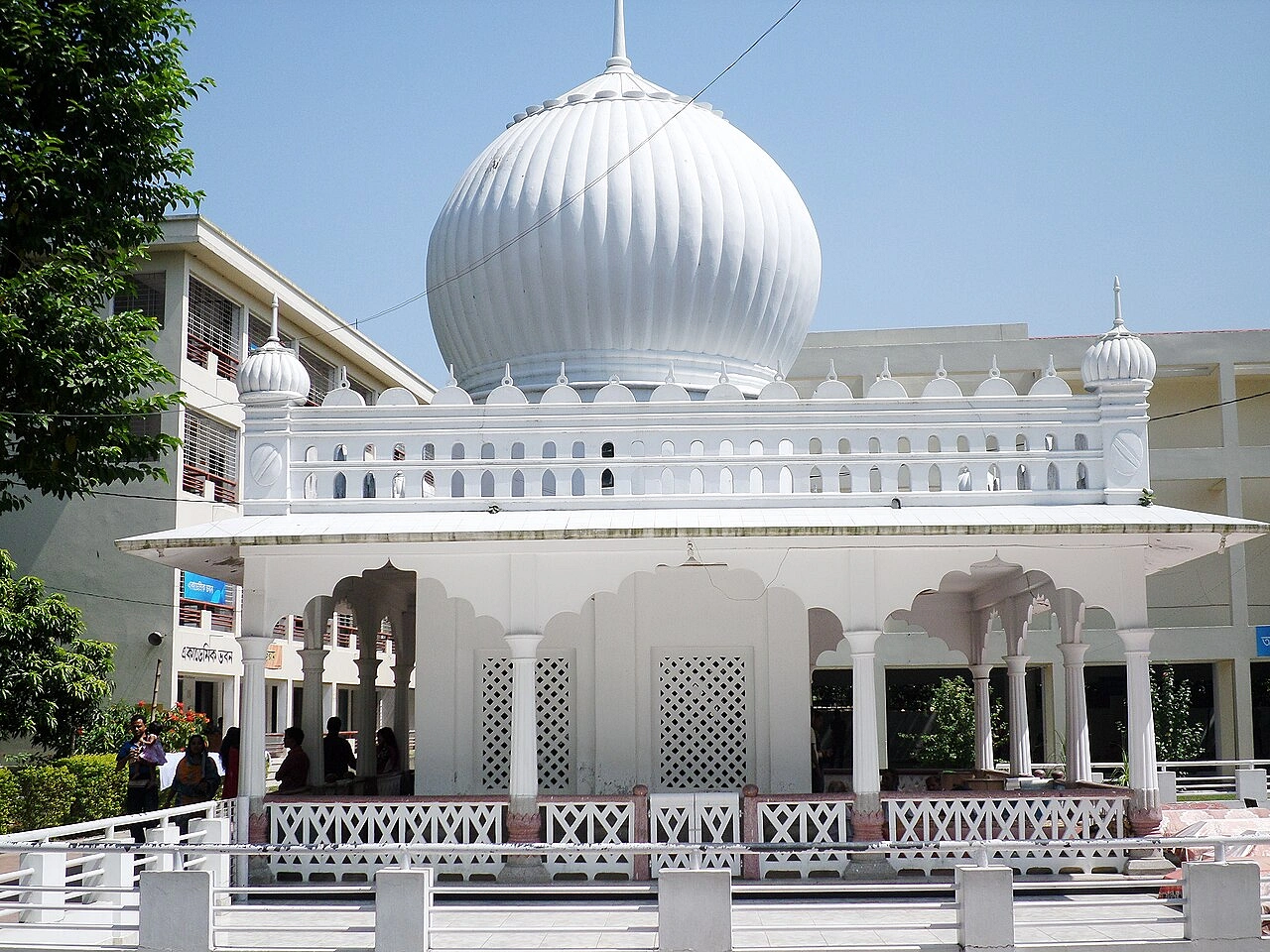 কুষ্টিয়ার কুমারখালীর ছেউড়িয়াতে অবস্থিত লালন সাঁইয়ের আখড়া
