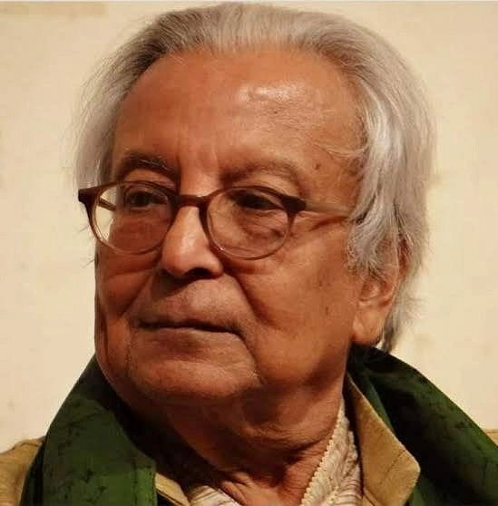 কলকাতা বিশ্ববিদ্যালয় থেকে স্নাতকোত্তর ডিগ্রি লাভ করেন আলোকরঞ্জন