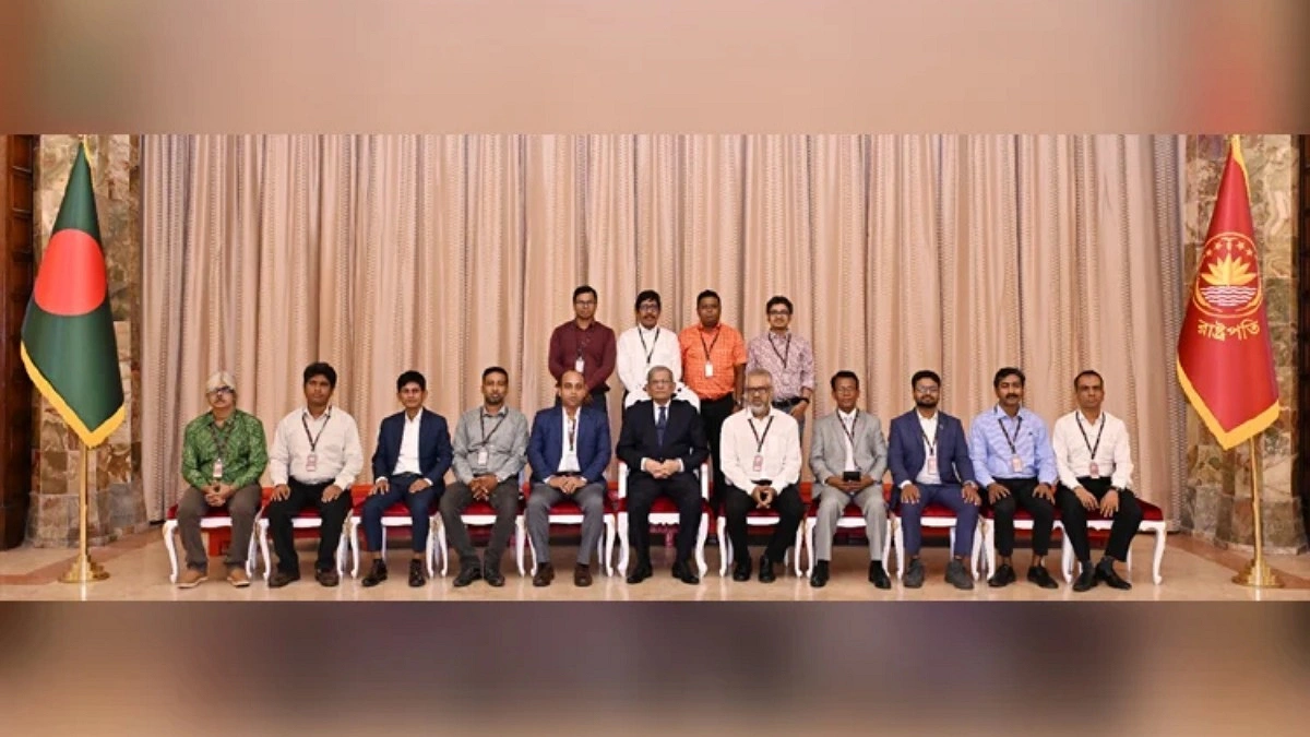 পেশাগত স্বার্থ রক্ষায় সাংবাদিকদের ঐক্যবদ্ধ হতে বললেন রাষ্ট্রপতি