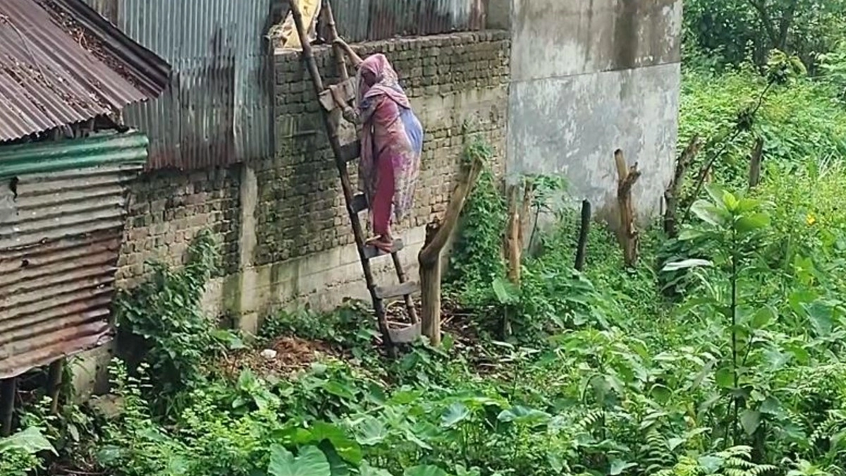এমপির হস্তক্ষেপে অবরুদ্ধ থেকে মুক্ত প্রতিবন্ধী নারীসহ ৩ বোন